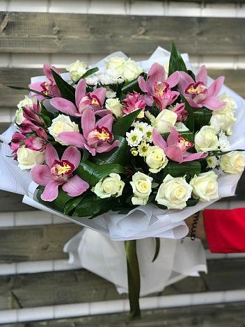 Букет цветов из: Розы и Хризантемы в Ханской