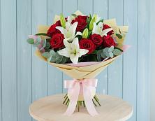 Букет цветов из:  Лилии и Розы в Ханской