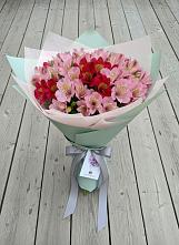 Букет цветов из:  Альстромерии в Ханской