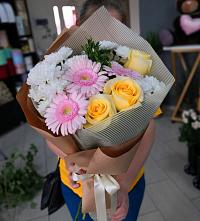 Букет цветов из:  Герберы, Розы и Хризантемы в Ханской