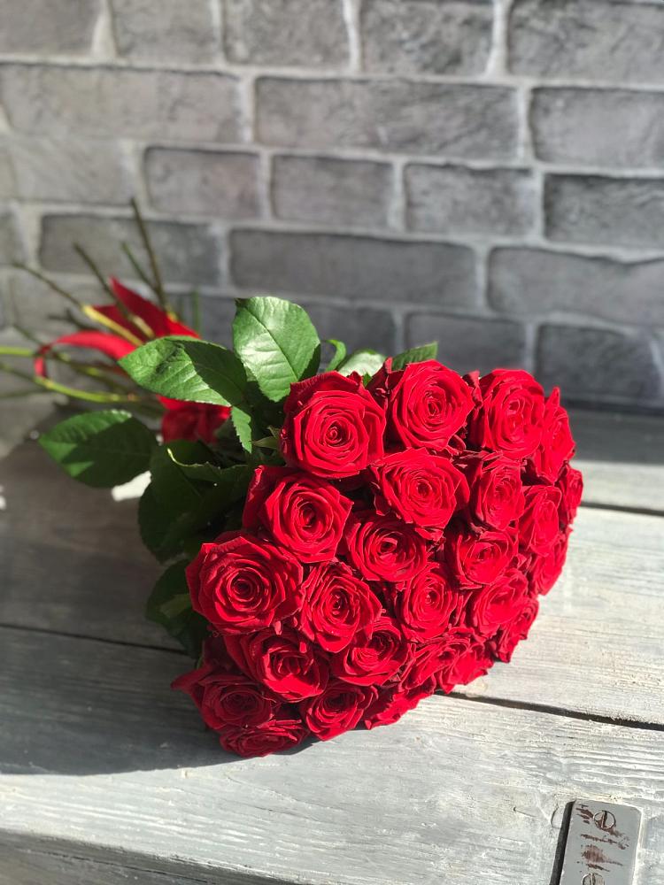 Букет Красные розы Фридом в Ханской