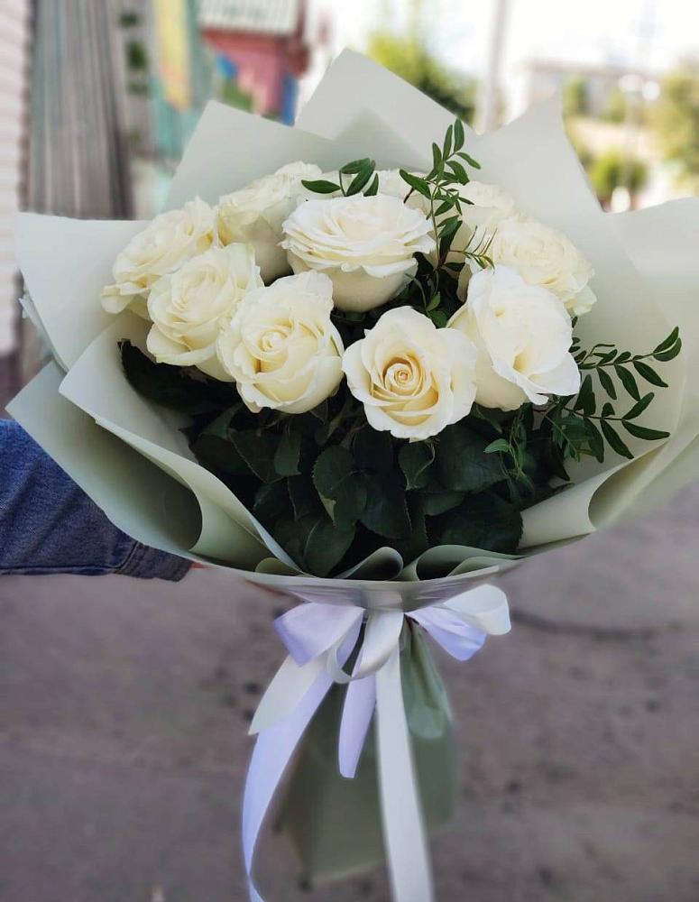 Букет Белые розы Проуд в Ханской