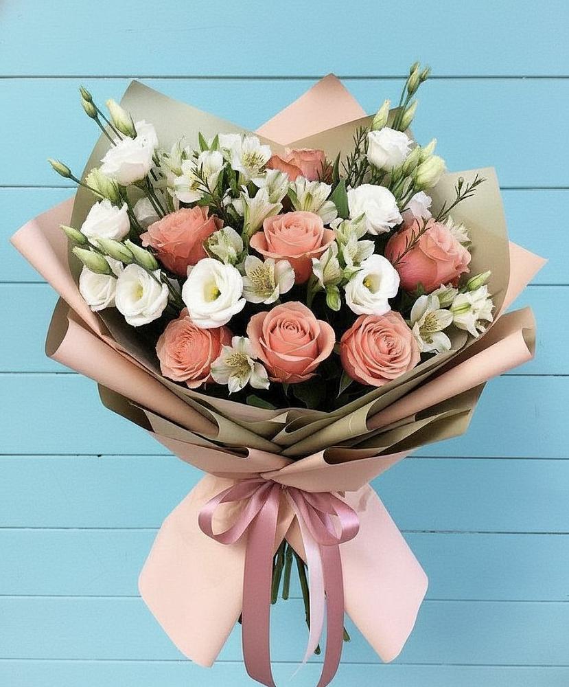 Букет цветов из: Розы, Альстромерии и Лизиантусы в Ханской