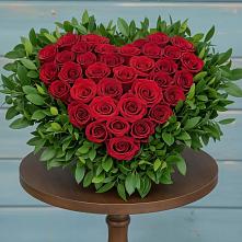 Цветочная композиция из Розы в виде сердца в Ханской