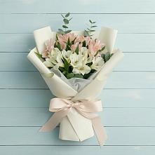 Букет цветов из:  Альстромерии в Ханской