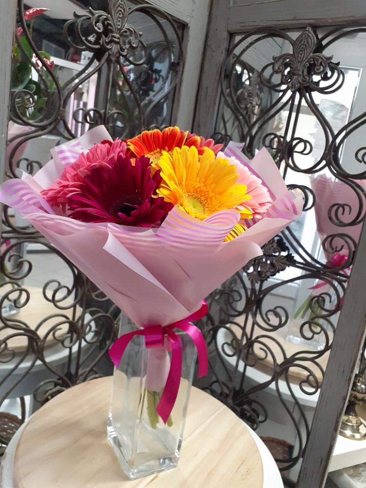 Букет цветов из: Герберы в Ханской