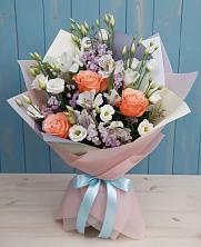 Букет цветов из:  Лизиантусы, Розы, Альстромерии и Гипсофила в Ханской