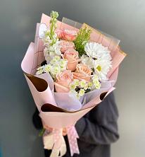 Букет цветов из:  Хризантемы и Розы в Ханской