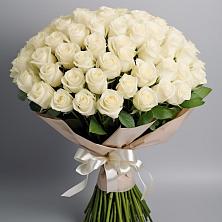 Букет 101 беля роза Белоснежка в Ханской