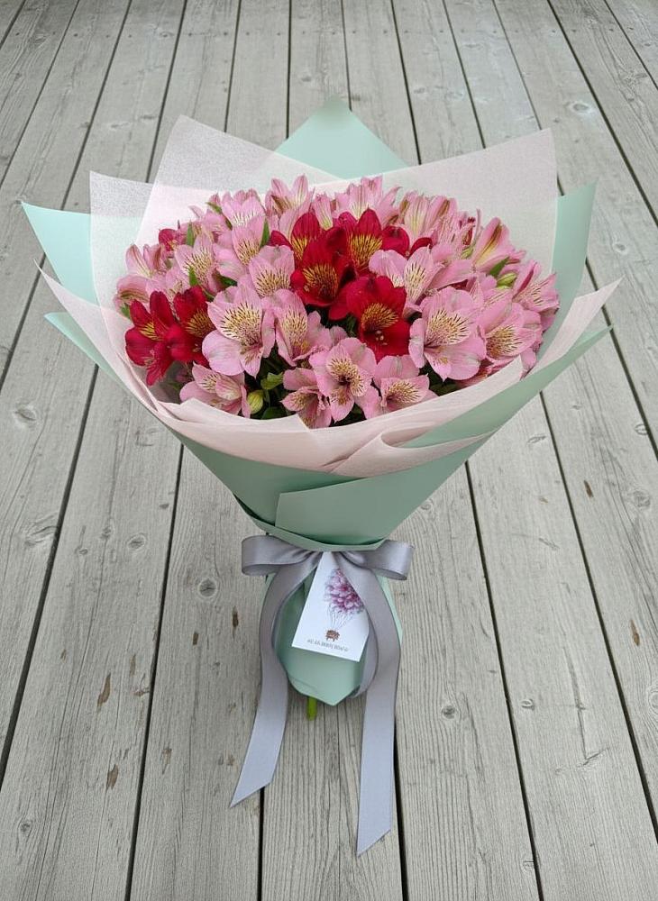Букет цветов из: Альстромерии в Ханской