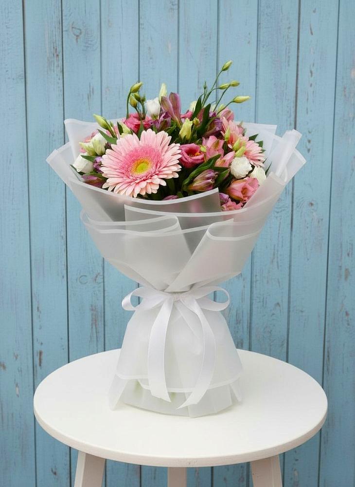 Букет цветов из: Герберы, Альстромерии и Лизиантусы в Ханской