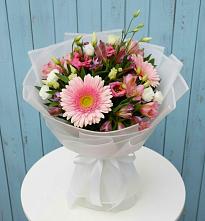 Букет цветов из:  Герберы, Альстромерии и Лизиантусы в Ханской