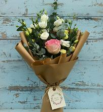 Букет цветов из:  Розы и Лизиантусы в Ханской