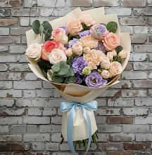 Букет цветов из:  Розы, Лизиантусы и Гвоздики в Ханской