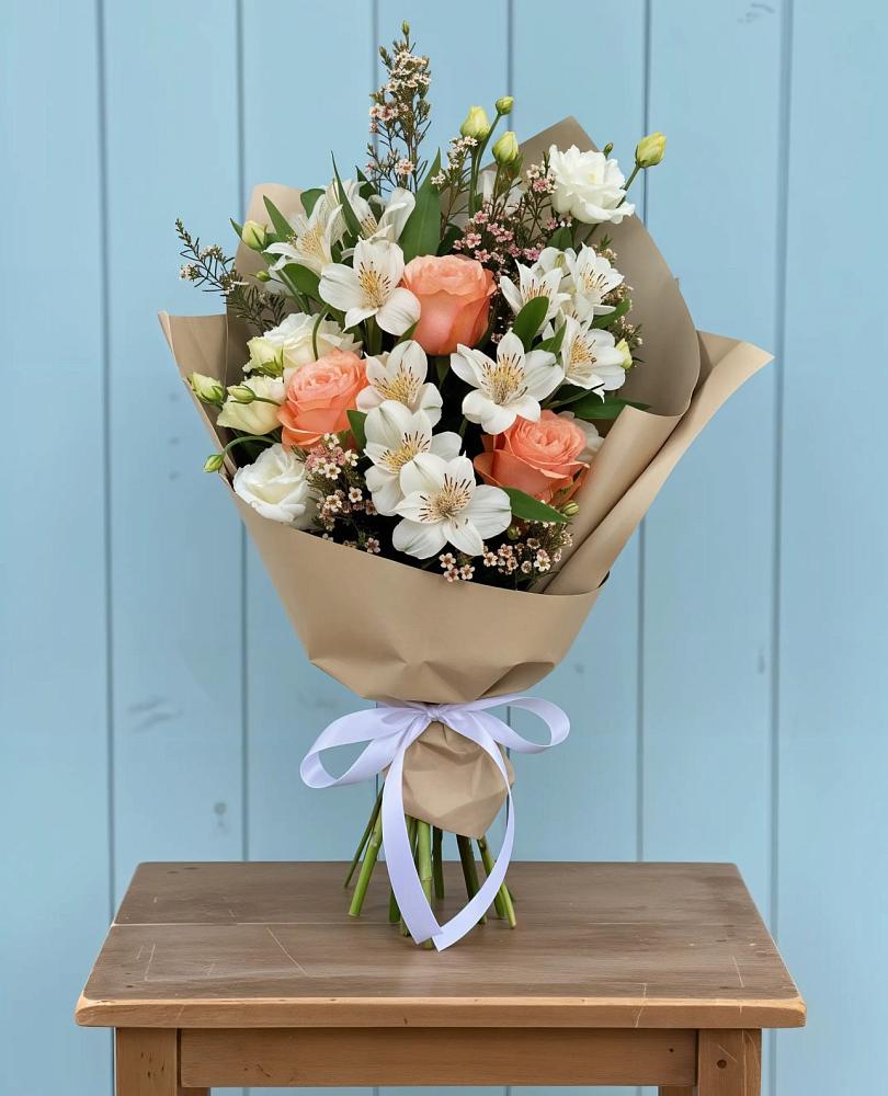 Букет цветов из: Альстромерии, Лизиантусы, Розы и Хризантемы в Ханской